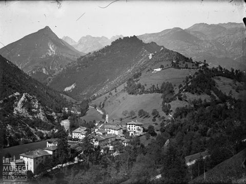 Alta Val Brembana. Veduta panoramica (Averara?)