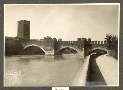 Ponte stradale sull'Adige a Verona