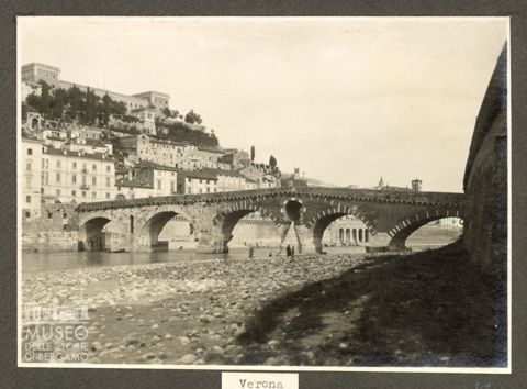 Ponte stradale sull'Adige a Verona