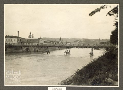 Ponte stradale sull'Adige a Verona