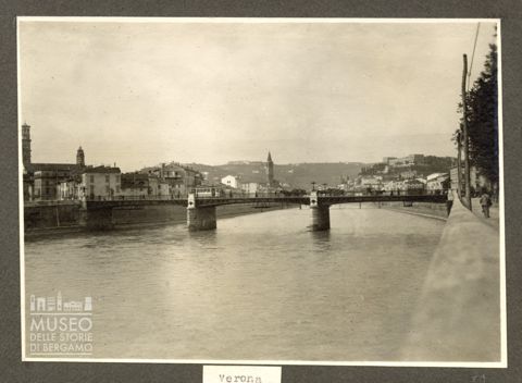 Ponte stradale sull'Adige a Verona