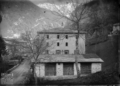 Olmo al Brembo. Centro del paese