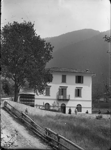 Piazzatorre. Veduta della casa del dottor Bonandrini, medico condotto