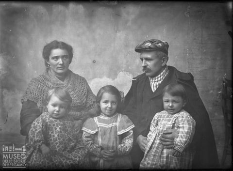 Piazza Brembana. Ritratto di famiglia con Gemoli Goglio e Maria Giovanna Gervasoni