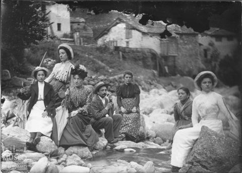 Val Brembana. Ritratto di famiglia in riva al Brembo