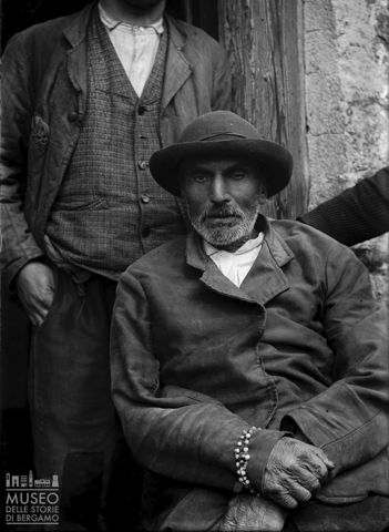 Val Brembana. Uomo defunto