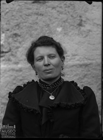 Val Brembana. Ritratto di donna
