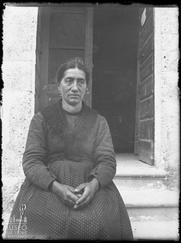 Val Brembana. Ritratto di donna