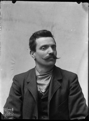 Val Brembana. Ritratto di uomo a mezzo busto