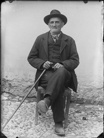 Val Brembana. Ritratto di uomo seduto