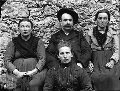 Val Brembana. Ritratto di un gruppo familiare