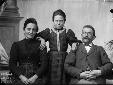 Piazza Brembana. Ritratto di un gruppo familiare