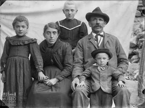 Val Brembana. Ritratto di un gruppo familiare