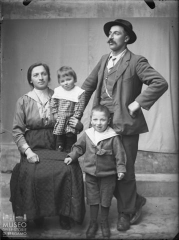 Piazza Brembana. Ritratto di famiglia