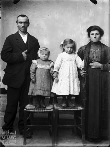 Piazza Brembana. Ritratto di famiglia