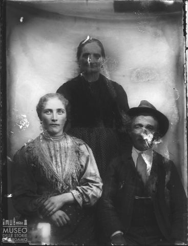 Val Brembana. Ritratto di un gruppo familiare