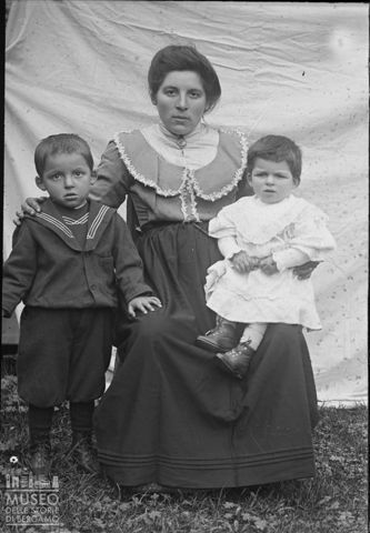 Val Brembana. Ritratto di un gruppo familiare
