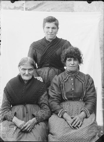 Val Brembana. Ritratto di un gruppo familiare