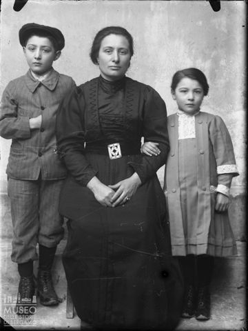 Piazza Brembana. Ritratto di famiglia