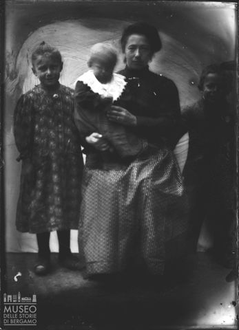 Val Brembana. Ritratto di un gruppo familiare