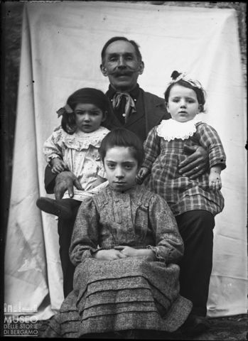Val Brembana. Ritratto di un gruppo familiare