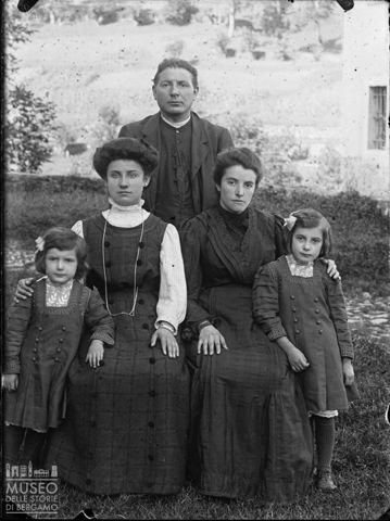 Val Brembana. Ritratto di un gruppo familiare