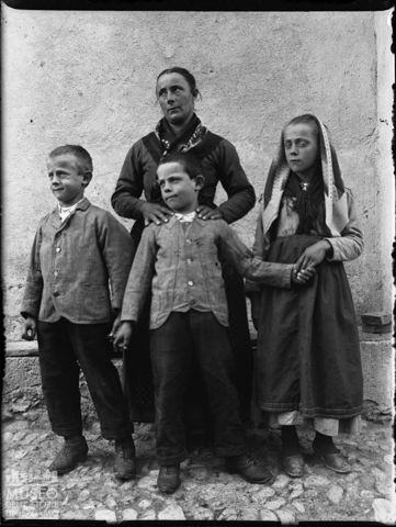 Val Brembana. Ritratto di un gruppo familiare