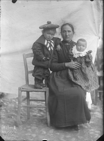 Val Brembana. Ritratto di un gruppo familiare