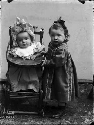 Val Brembana. Ritratto di due bambini
