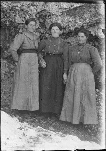 Val Brembana. Ritratto di tre donne