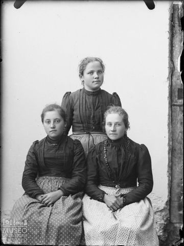 Val Brembana. Ritratto di tre donne
