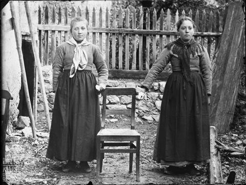 Val Brembana. Ritratto di due donne