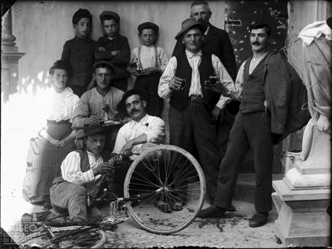 Piazza Brembana. Brindisi tra amici
