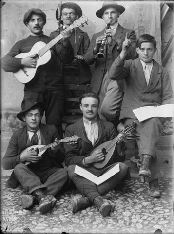 Piazza Brembana. Ritratto di un gruppo musicale