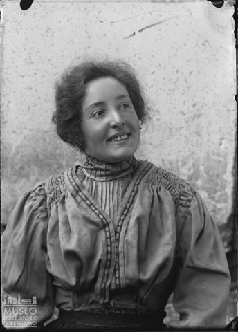 Piazza Brembana. Ritratto di donna