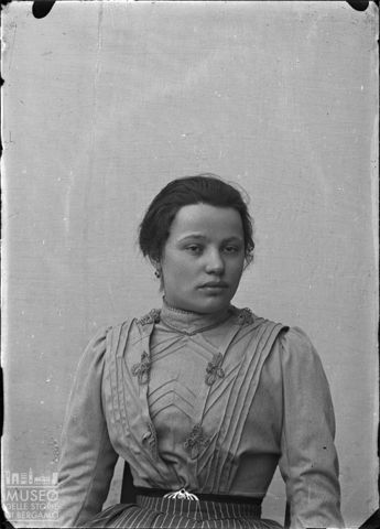 Piazza Brembana. Ritratto di donna
