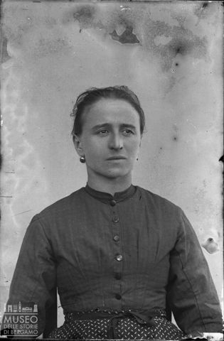Val Brembana. Ritratto di donna