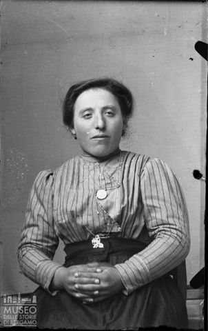 Val Brembana. Ritratto di donna