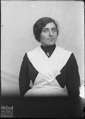 Val Brembana. Ritratto di donna