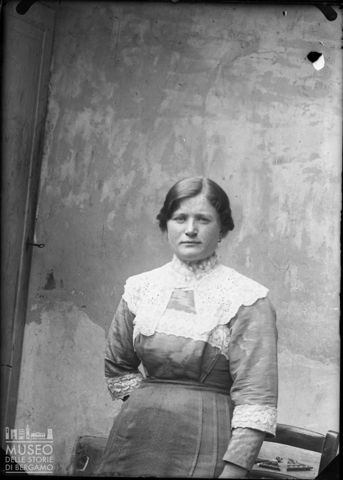 Piazza Brembana. Ritratto di donna