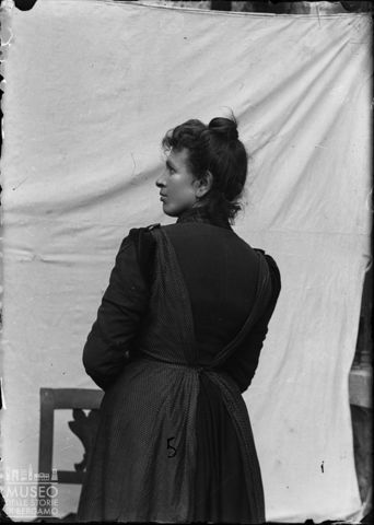 Val Brembana. Ritratto di donna