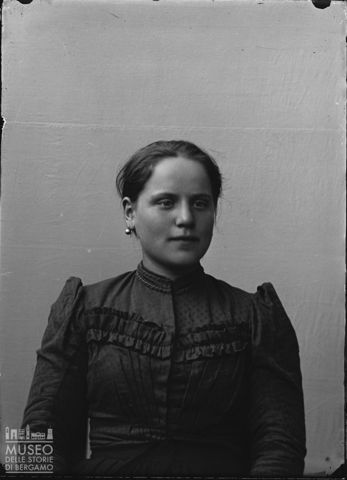 Val Brembana. Ritratto di donna