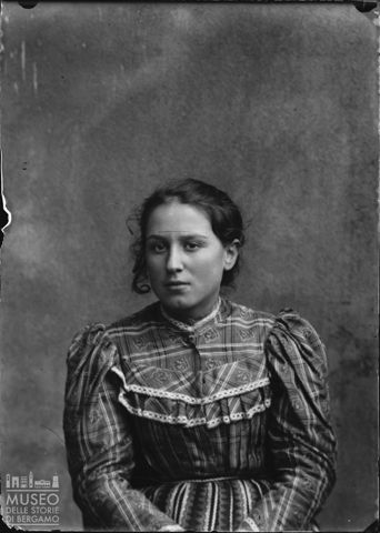 Piazza Brembana. Ritratto di donna