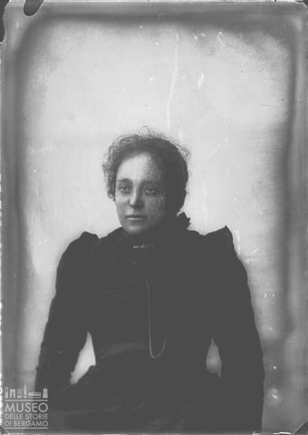 Piazza Brembana. Ritratto di donna