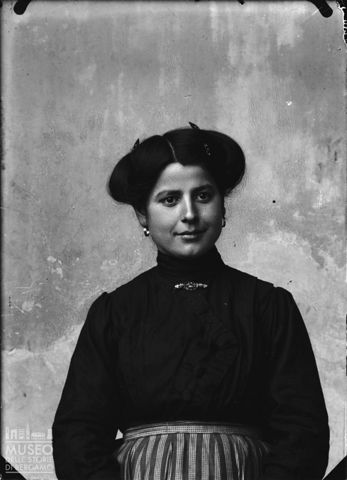 Piazza Brembana. Ritratto di donna