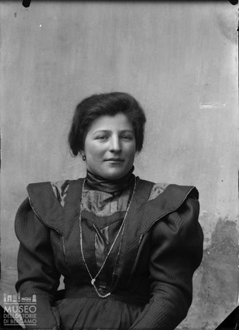 Val Brembana. Ritratto di donna