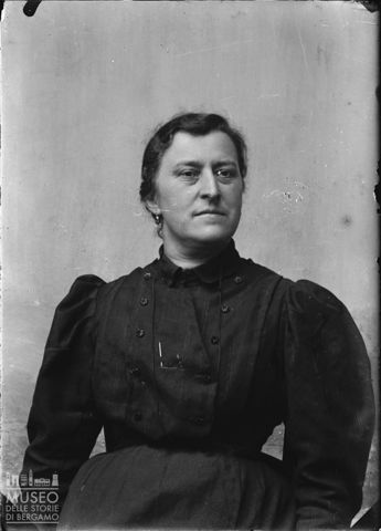 Val Brembana. Ritratto di donna