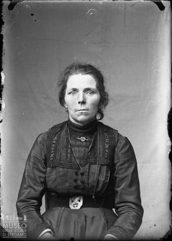 Val Brembana. Ritratto di donna