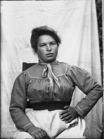 Val Brembana. Ritratto di donna