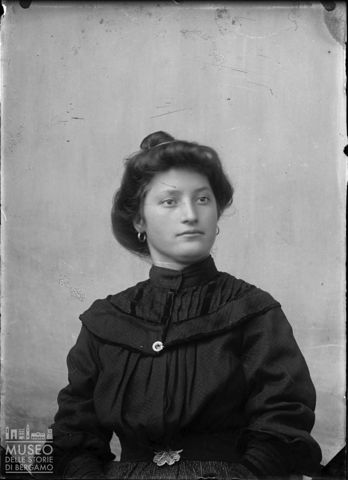 Piazza Brembana. Ritratto di donna